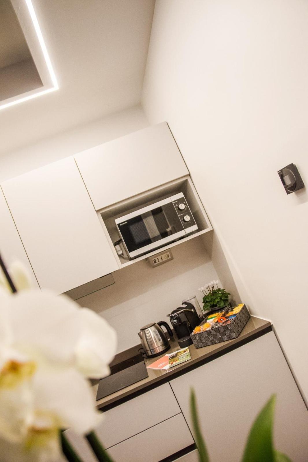 Ninary Apartments A Due Passi Dal Centro Storico 알바 외부 사진